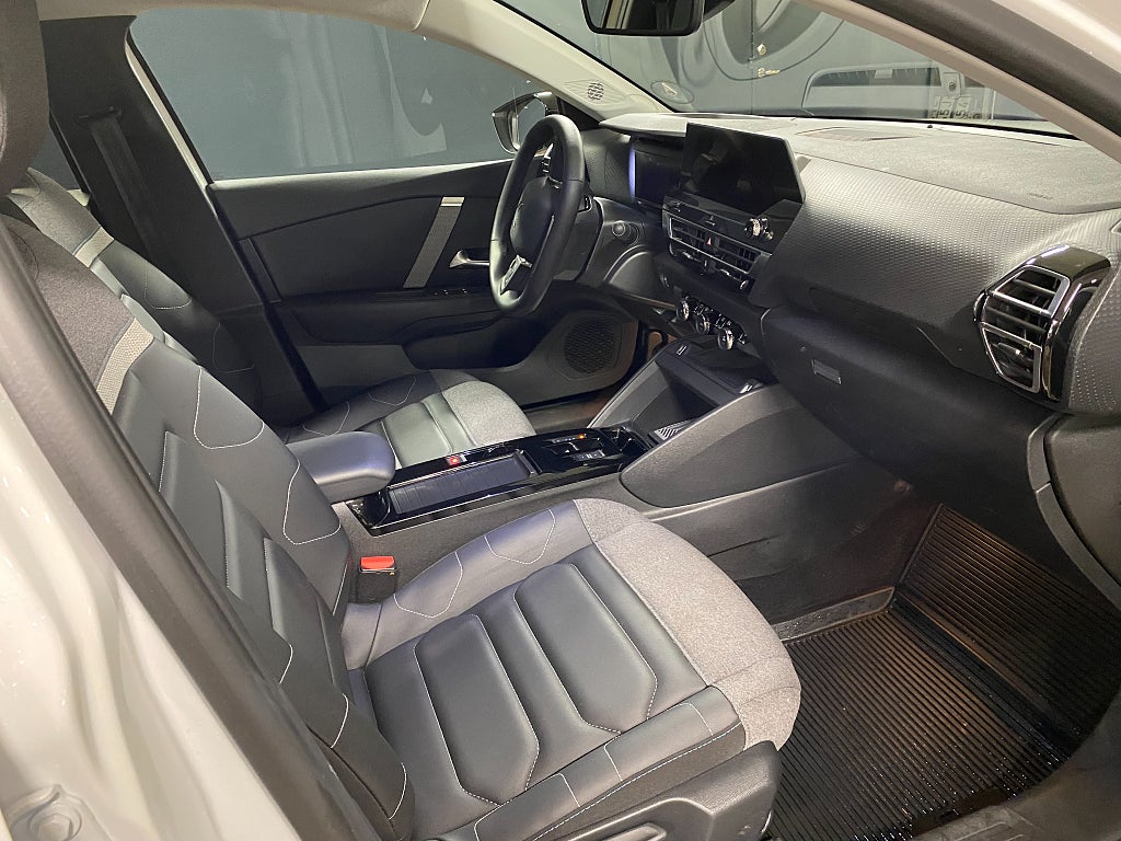 Bild på Citroën C4 X SHINE 1.2 PureTech 130hk AUT