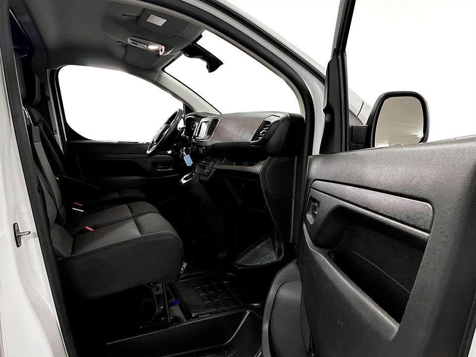 Bild på Opel Vivaro Business 2.0 BHDi 145hk Aut L3 B-KAMERA WEBASTO DRAG