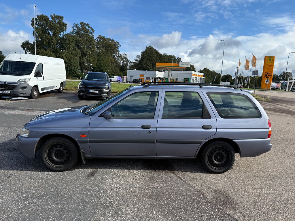 Ford Escort Kombi 1.8 Drag Unik bil