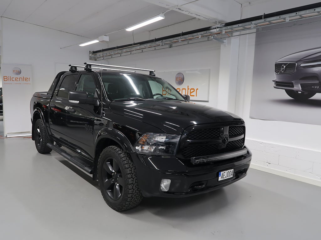 RAM 1500 Classic Crew Cab 5.7 V8 HEMI 4x4 TorqueFlite V-Däck ing