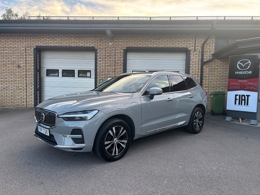 Volvo XC60 Recharge T6 AWD Geartronic Core Drag|Läder|Pano|V-hjul