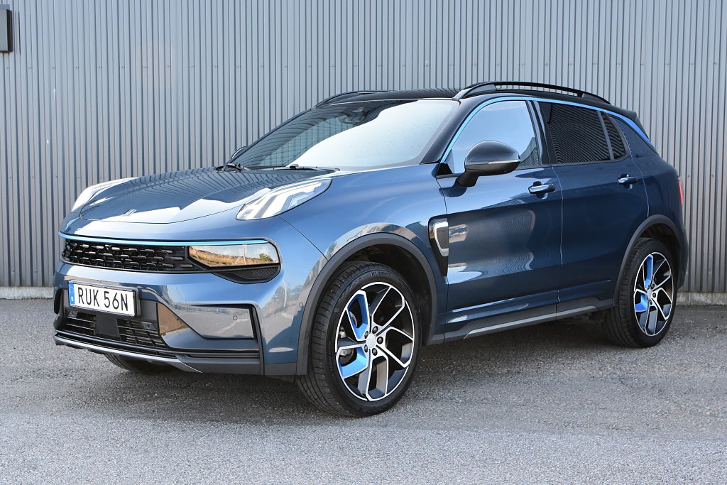 Lynk & Co 01 PHEV / Panorama / Rattvärme / 360 / Navi / Infinity