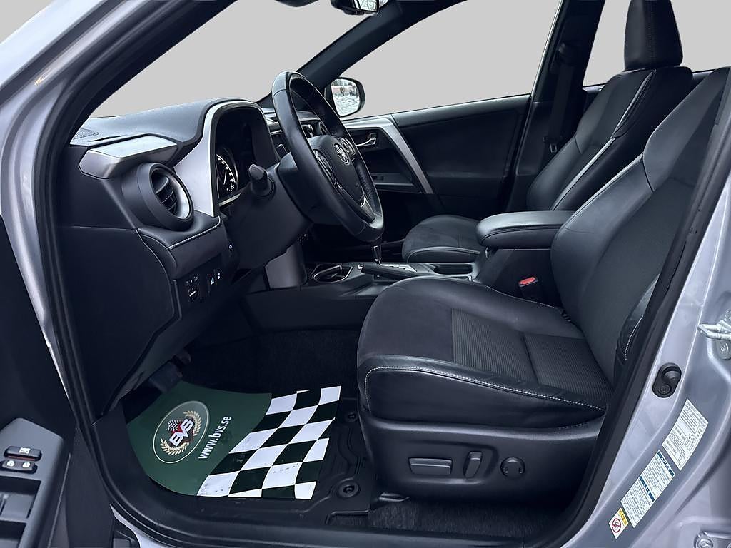 Toyota RAV4 2018 - miniatyr 13