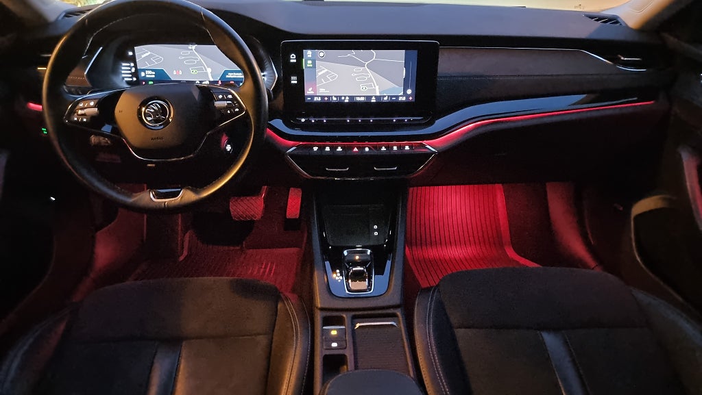 Skoda Octavia 2.0TDI Värmare Drag HUD Elstol.minne BLIS *Se Utr*