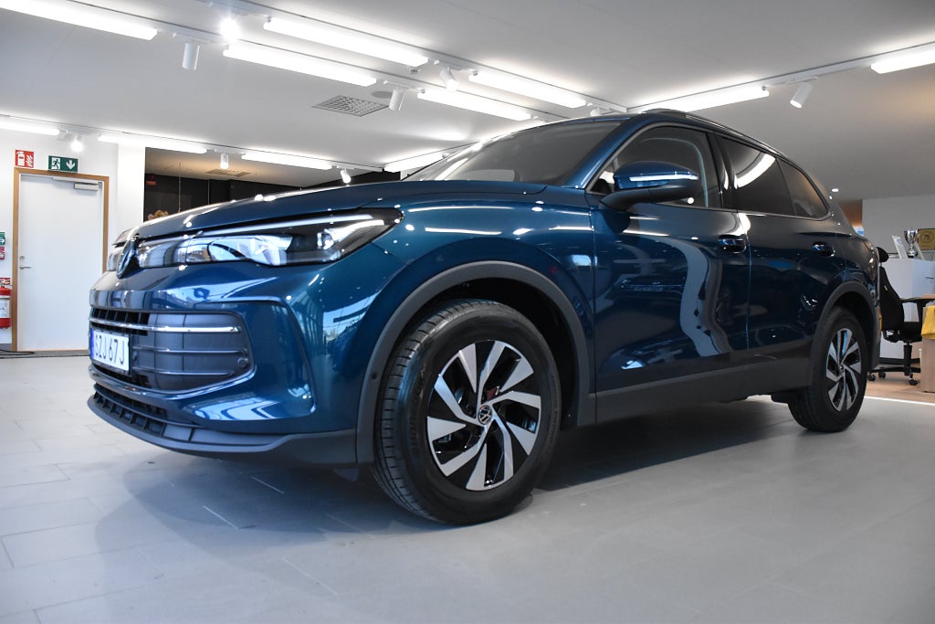 Volkswagen Tiguan 1.5 eTSI *SNABB LEV fr.  2 399 kr/mån* drag & värmare