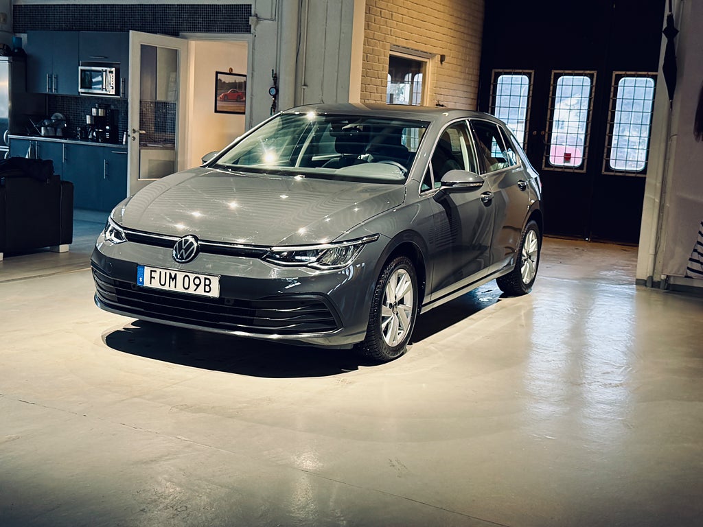 Volkswagen Golf 1.0 eTSI  DSG  110hk  2379mil