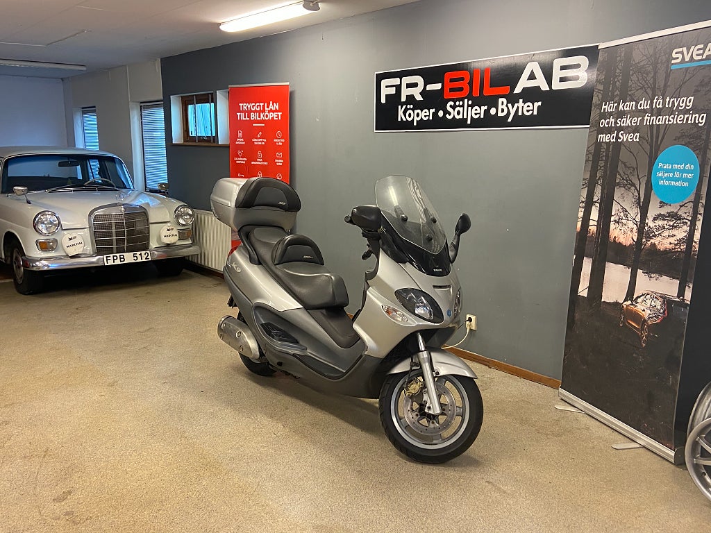 Piaggio X9 500 Ny- Besiktigas Ny servad Ny  Bromsbelägg Fram