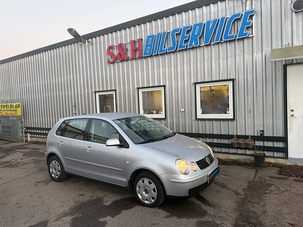 Volkswagen Polo 5-dörrar 1.4 Comfortline  Ny besiktad