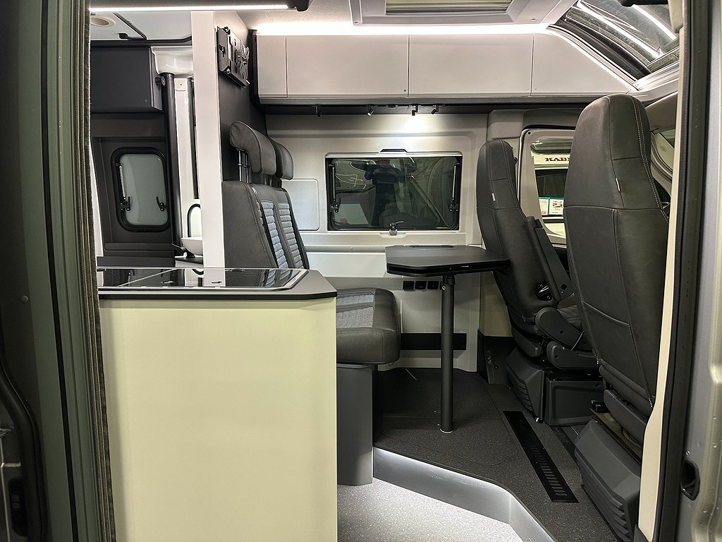 Adria TWIN SUPREME 600 SPB / Aut / Dieselpanna / <6 meter - Adria