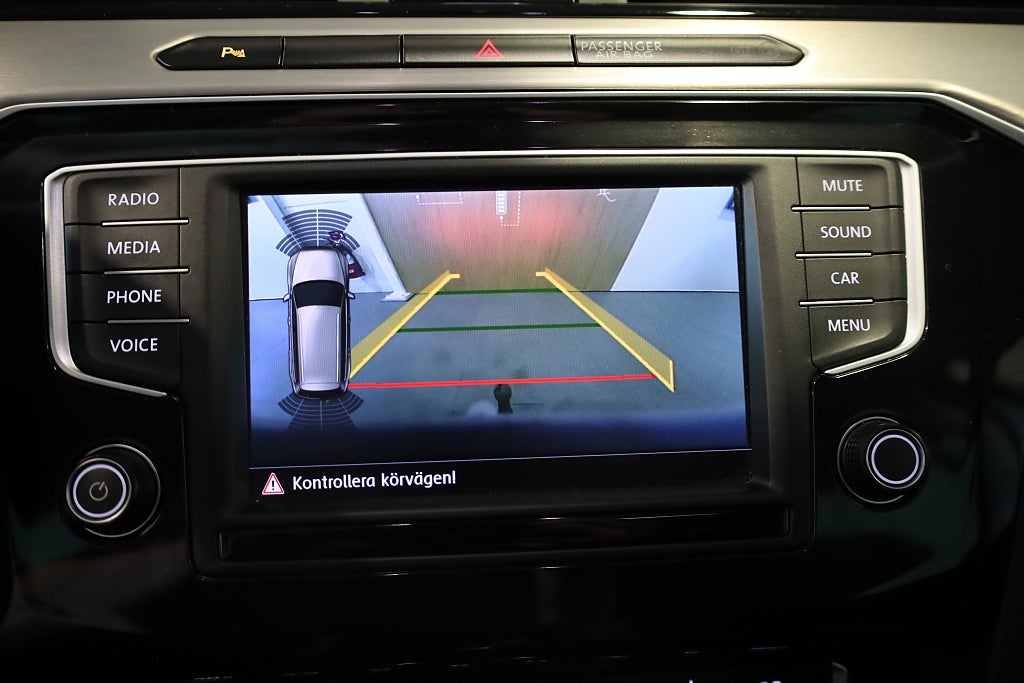 Volkswagen Passat Sportscombi 2.0 TDI AUT 4M Pano Drag Värmare Kamera 2016