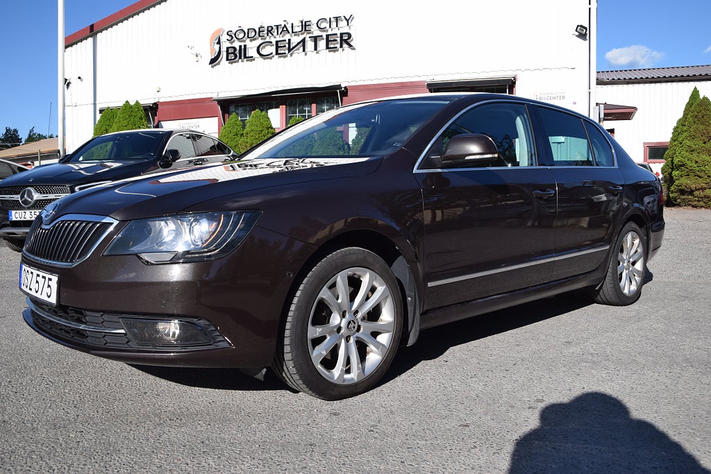 Skoda Superb 2.0 TDI Elegance Euro 5 D_Värmare Auto 