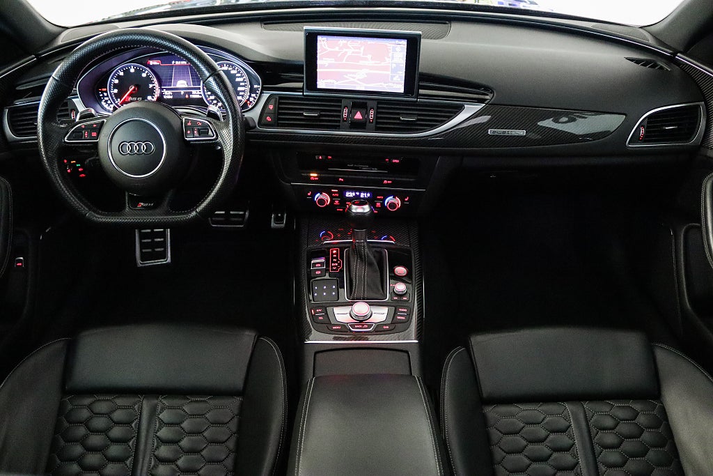 Audi RS6 Avant 4.0 TFSI V8 Facelift Pano Milltek Bose Carbon