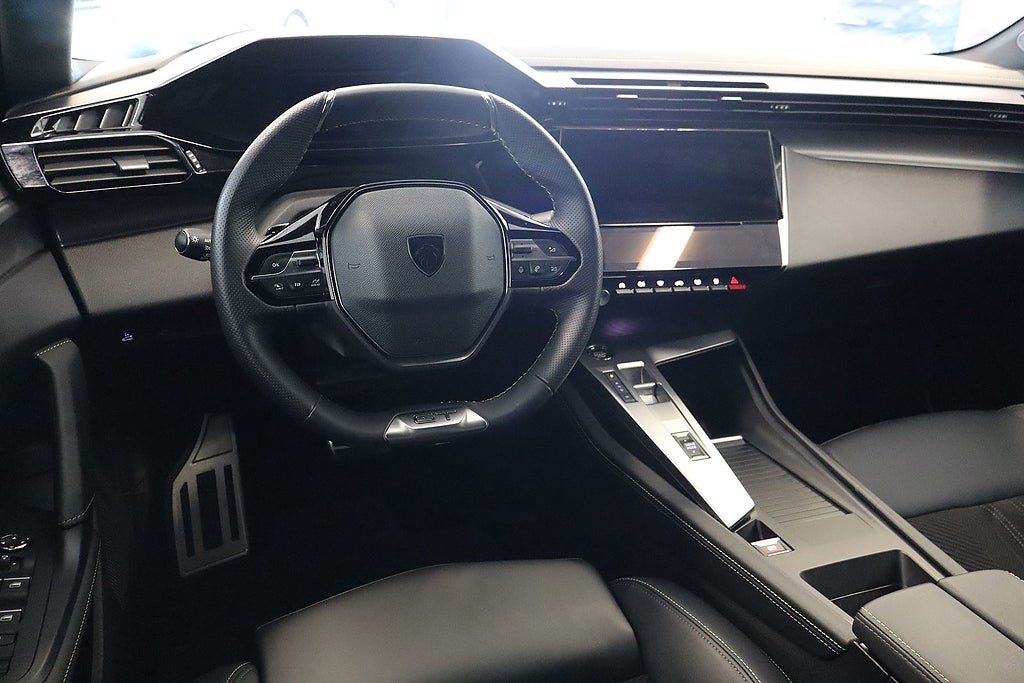 Bild på Peugeot 408 GT 1.2 PT 130hk Aut - ELBAKLUCKA