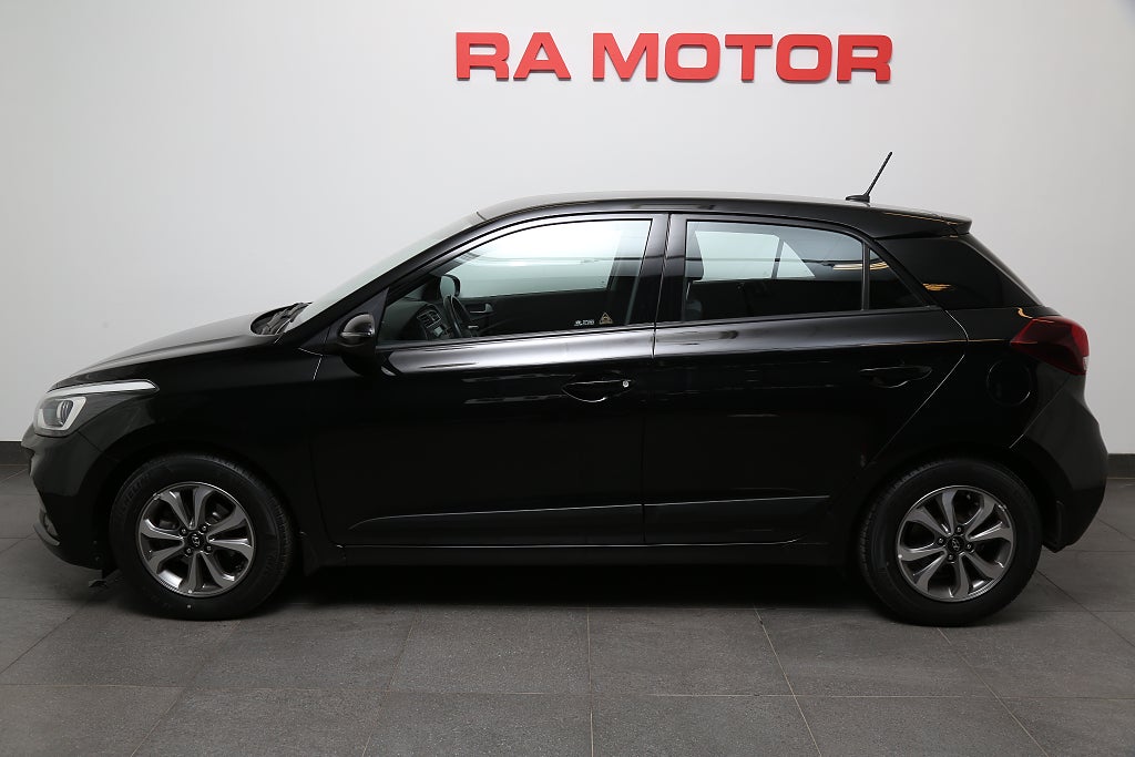 Hyundai i20 1,2 Premium CarPlay Kamera P-sensor Motorvärmare