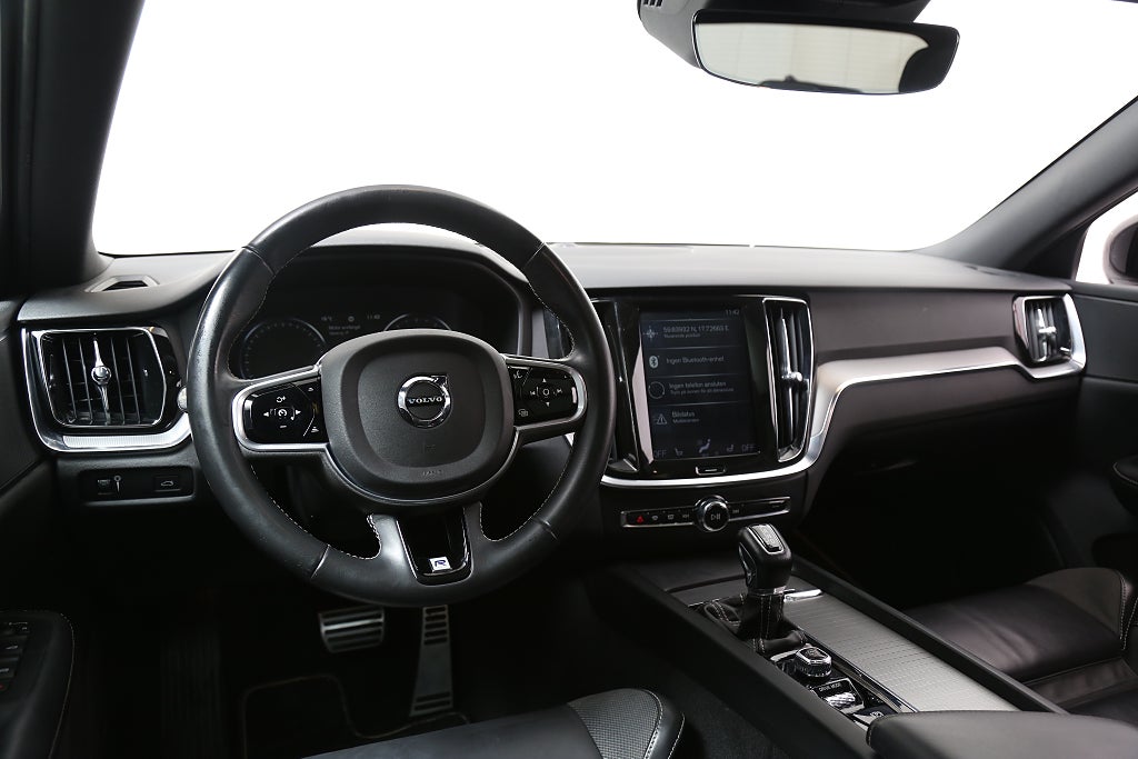 Volvo V60 T5 250hk R-Design Aut 360° Kamera I Head up I Panorama 2019
