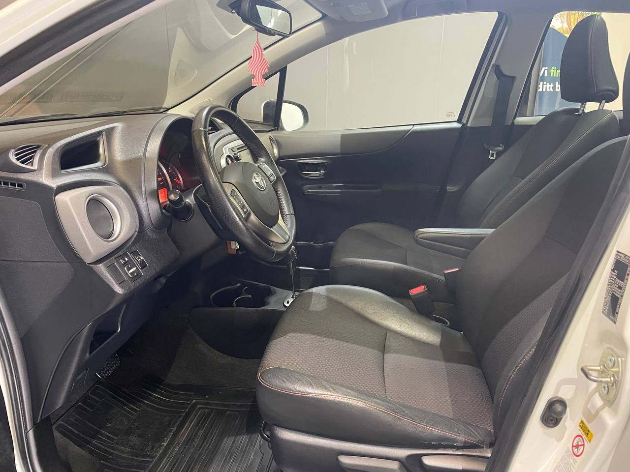 Toyota Yaris 2012, bild 7/50
