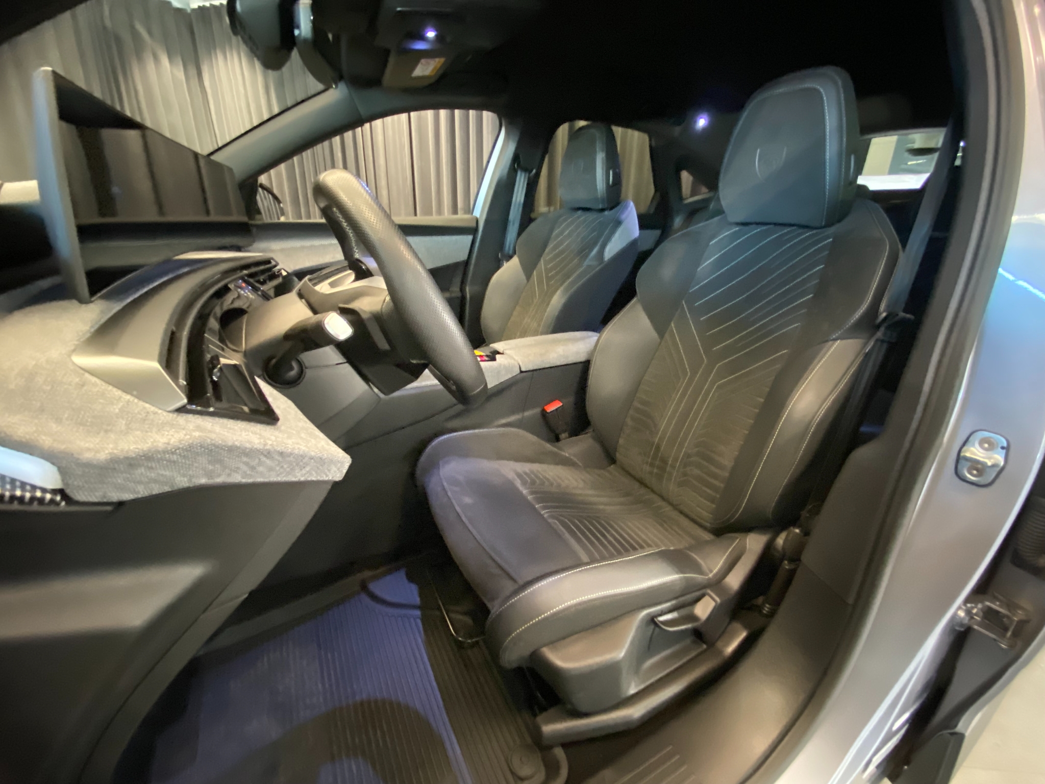 Peugeot 3008 GT HYBRID 136 AUT 2024, bild 7/107