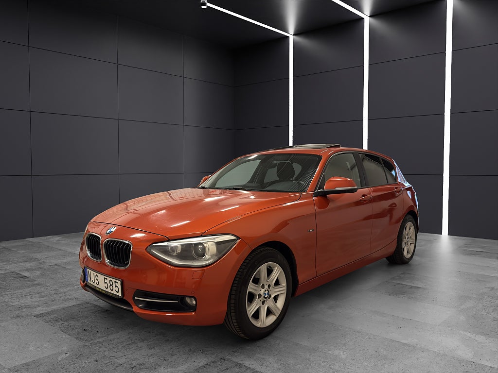 BMW 116 d 5-dörrars Sport line |NY BESIKTIGAD|PANORAMA|AC|