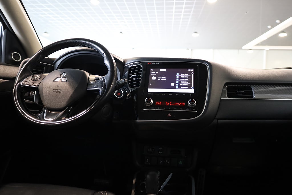 Mitsubishi Outlander 2.0 4WD AUT Business M-Värme 360° Läder 7-Sits 2020