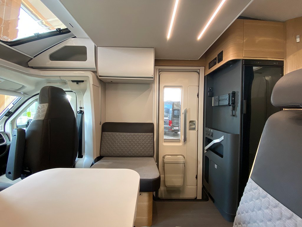 Adria Matrix Axess 670 SL / Taksäng / B-kort / Automat 140hk - Adria