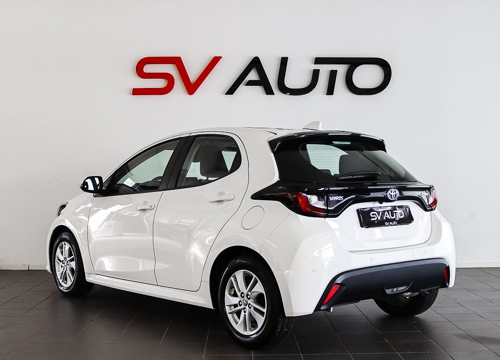 Toyota Yaris Hybrid CVT Active B-kamera Säkerhetspaket Moms