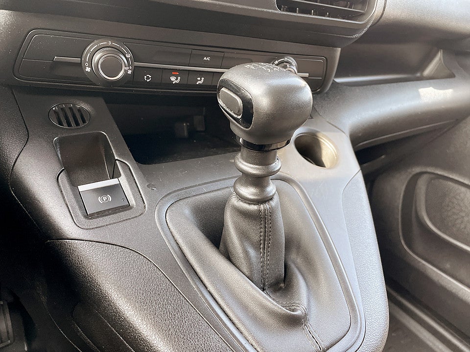 Bild på Peugeot Partner PRO IN 1.5 Hhd 100hk L1 INREDNING VÄRMARE DRAG