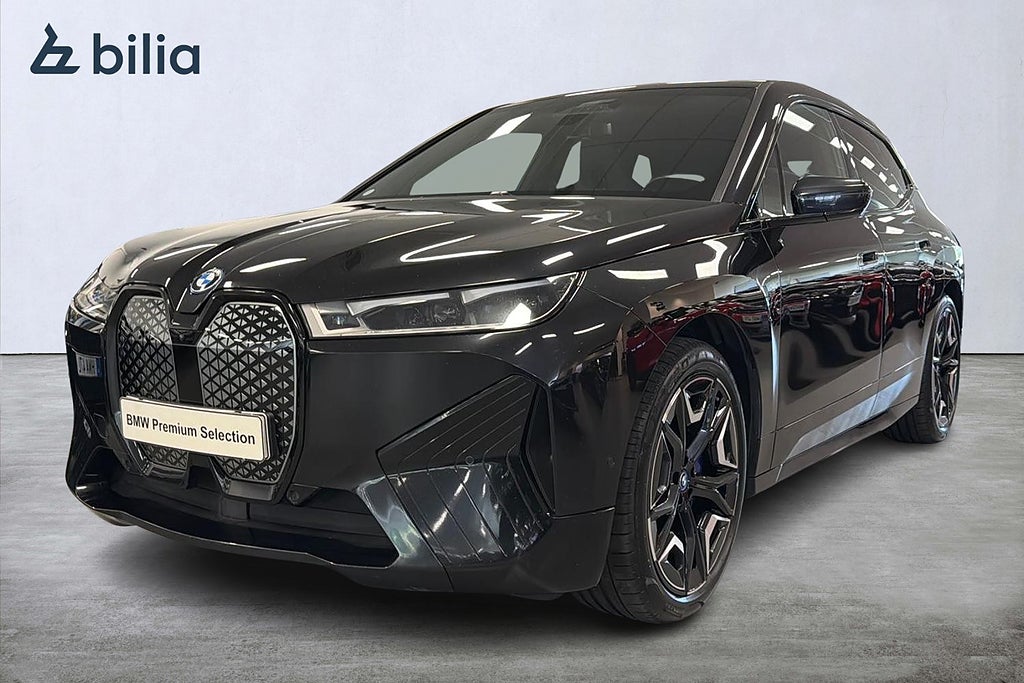BMW iX xDrive 40 Sportpaket | H&K | Drag | Aktiv farth. | 360