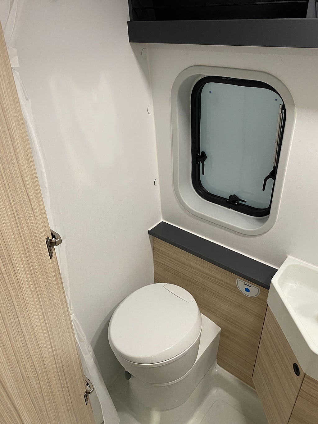 Sun Living V 60 SP / Automat / Under 6 meter / Van/Plåtis - Sun Living