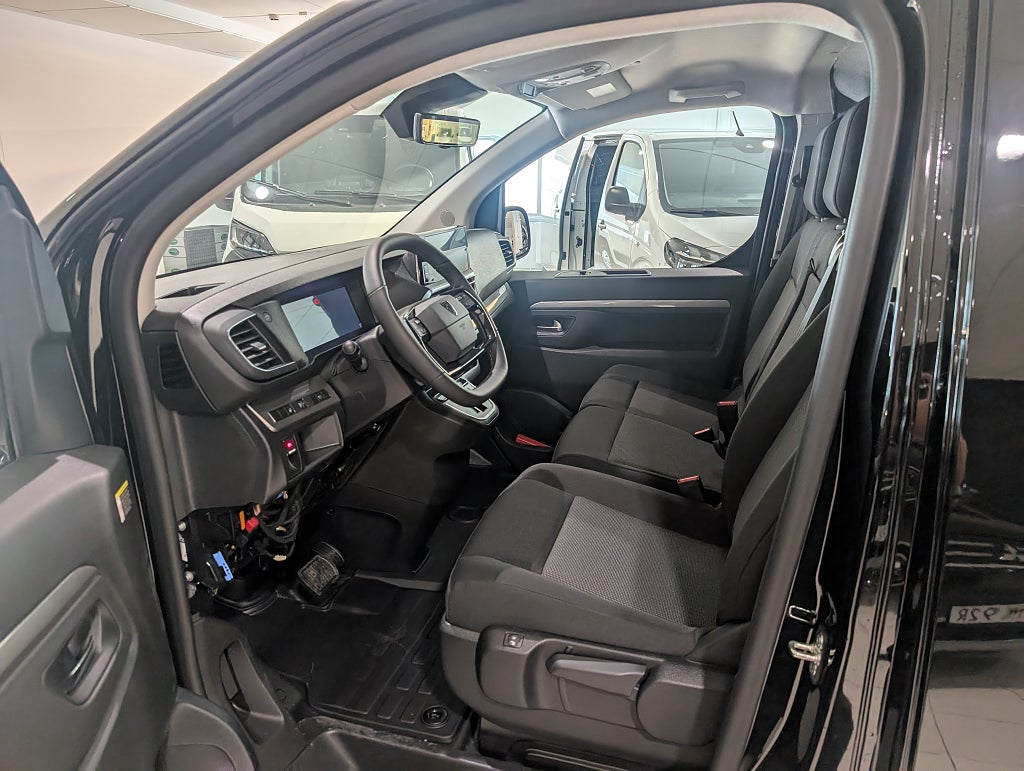 Bild på Peugeot Expert L2 BlueHDi 145 hk AUT Euro 6 Värmare/Drag