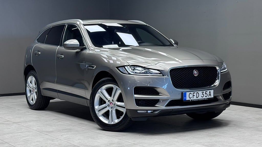 Jaguar F-PACE 2018 - miniatyr 16