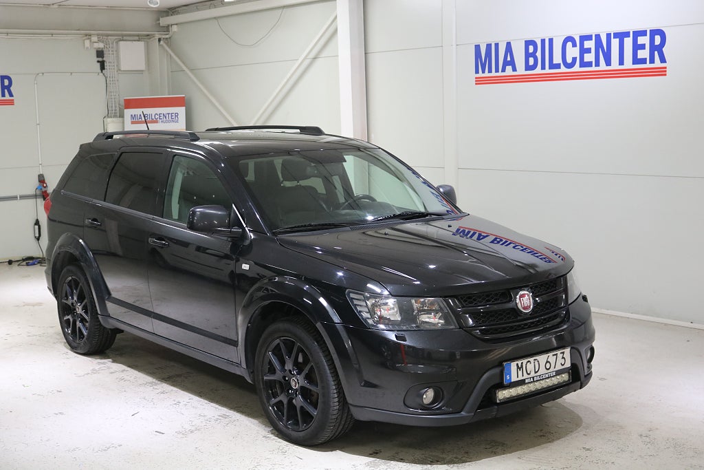 Fiat Freemont 2.0D 1 ägare/ Black Code / DVD/ Bakkamera