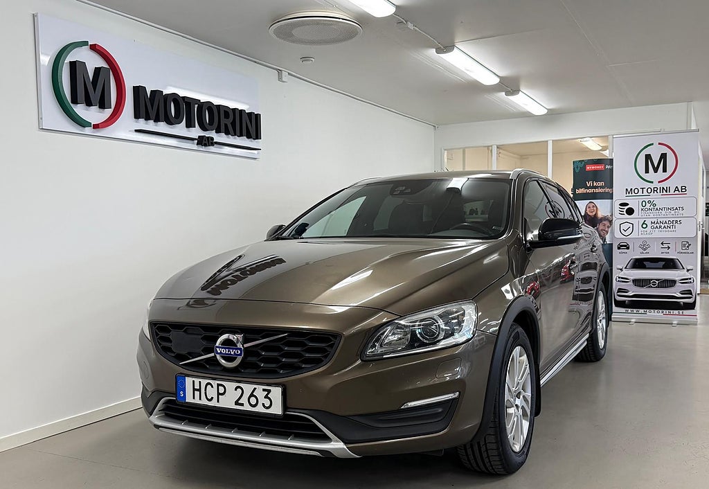 Volvo V60 Cross Country D4 AWD Summum Business Edition D-Värmare VOC GPS Drag
