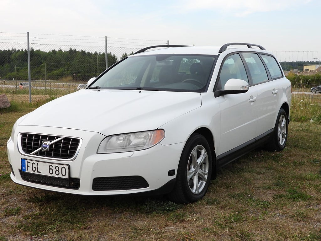 Volvo V70 2.4D Geartronic Kinetic |NYSERVAD|FULLSERVAD