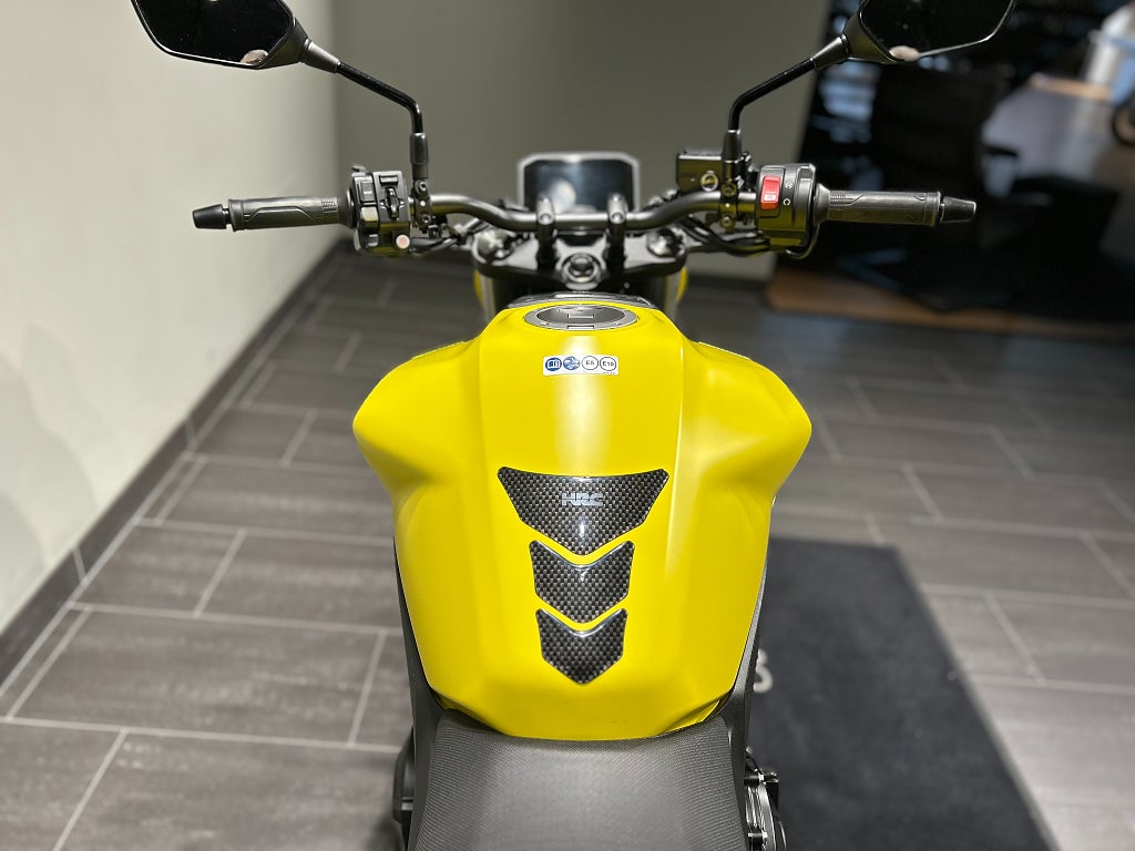 Honda CB750 Hornet / Helsystem/ Handtagsvärme /Quickshifter /Räntefri