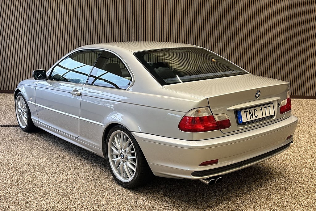 BMW 330 Ci Coupé Automat H/K 231hk