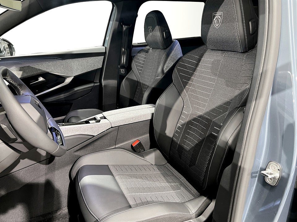 Bild på Peugeot 5008 GT Hybrid 145hk Aut 7-SITS B-KAMERA CARPLAY