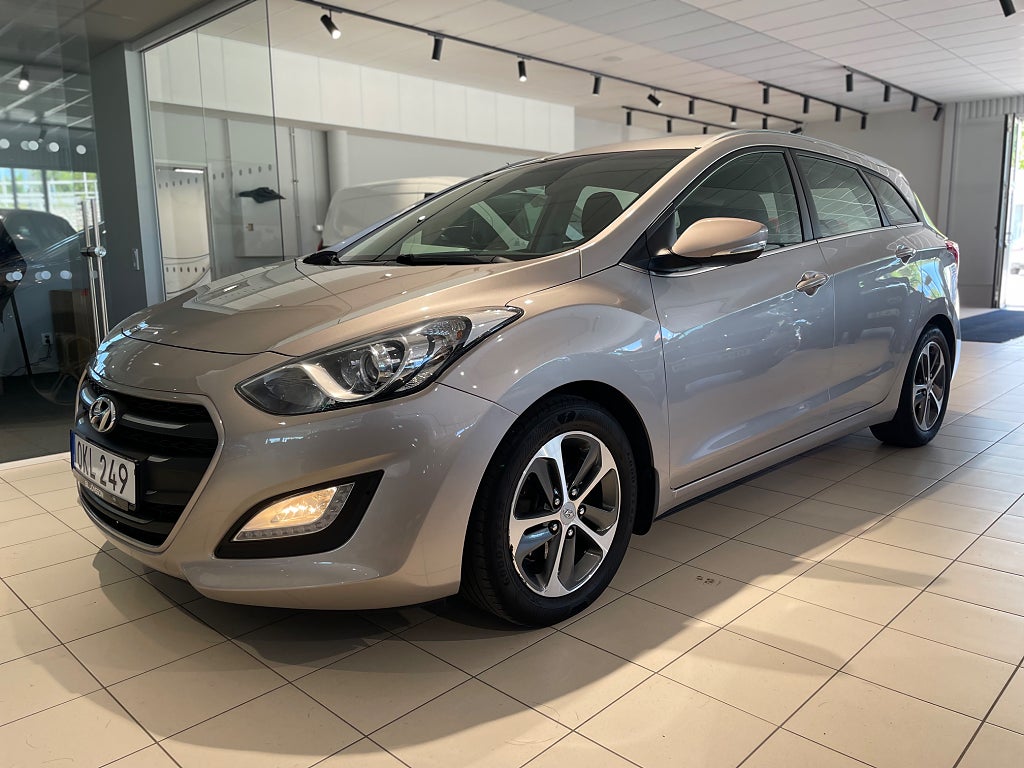 Hyundai i30 Kombi 1.6 GDI Comfort *Dragkrok, Vinterhjul