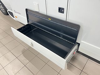 Husbil-halvintegrerad Kabe Travel Master Royal X 780 LGB 9 av 32