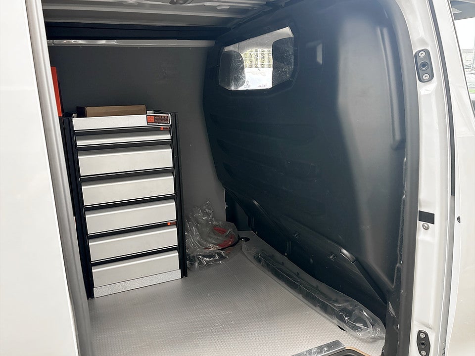 Bild på Opel Vivaro-e Bus 75kWh 136hk Aut L2 B-KAMERA DRAG