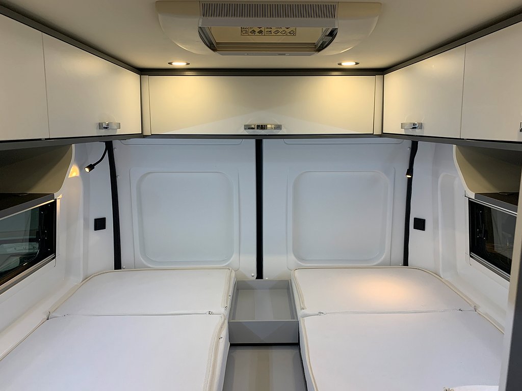 Pilote V 630 J / B-körkort / Långbädd / Solcell / Ugn /160hk - Pilote
