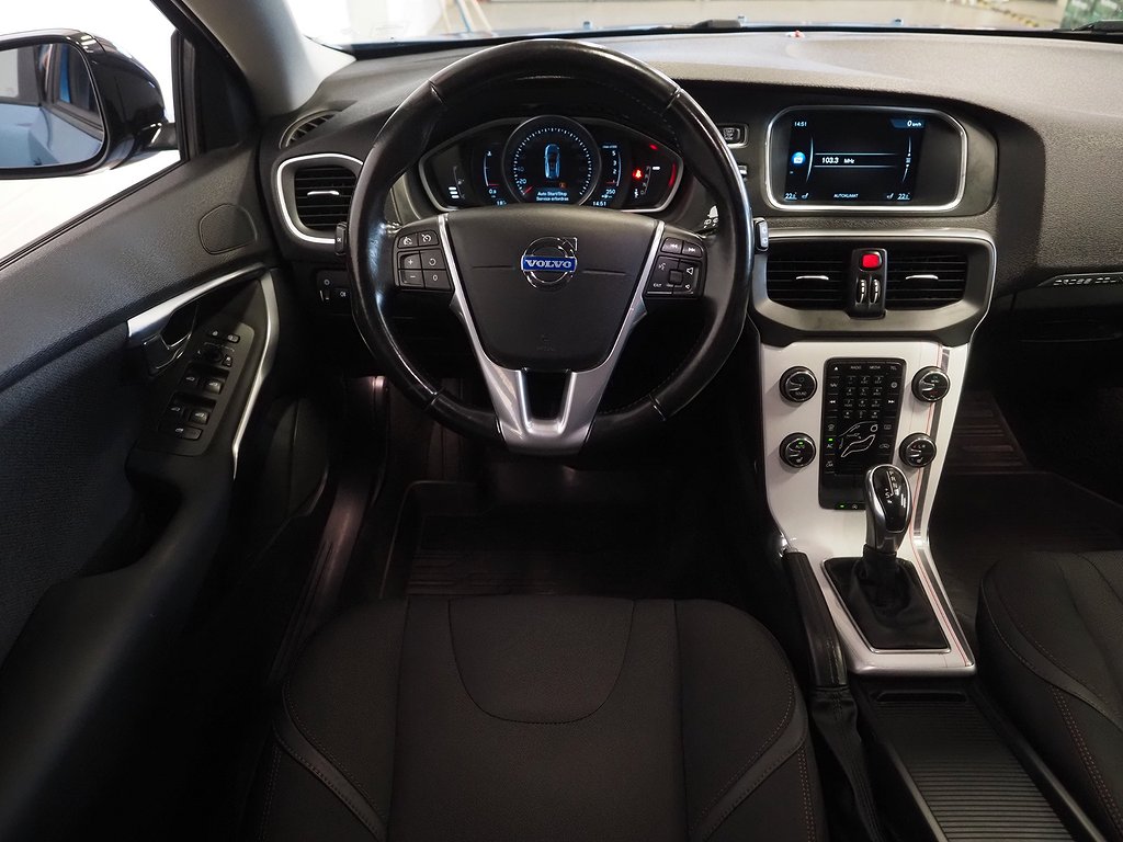 Volvo V40 Cross Country D3 Geartronic Momentum D-Värm P-Sen 2015