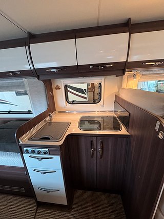 Husbil-halvintegrerad Bürstner Nexxo T 720 AUTOMAT 8 av 20