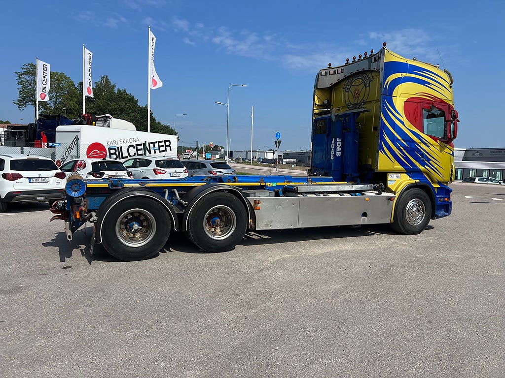 Scania R560 V8 6x4 Tandem, Lastväxlare