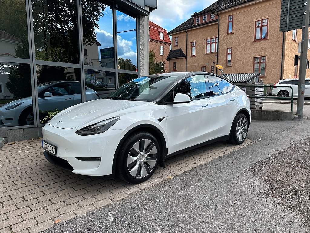 Tesla Model Y Long Range AWD / Moms 