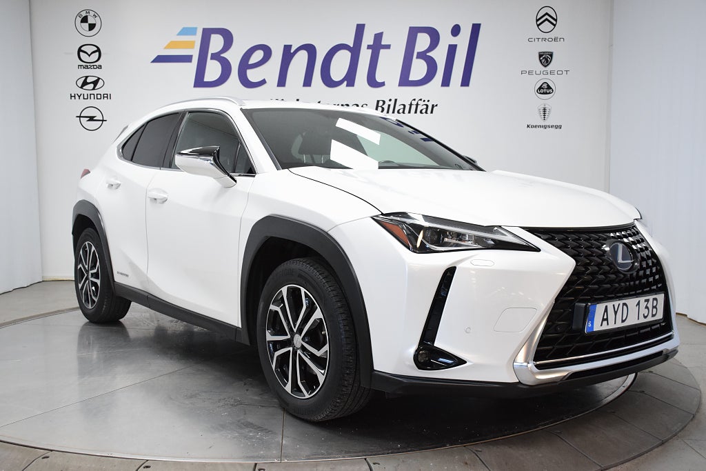 Lexus UX 250h CVT Comfort Teknikpaket / Drag / Navigation