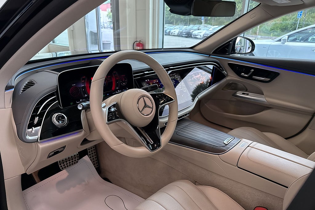 Mercedes-Benz E 300 e 4M 9G-Tronic Exclusive Superscreen/Burmester