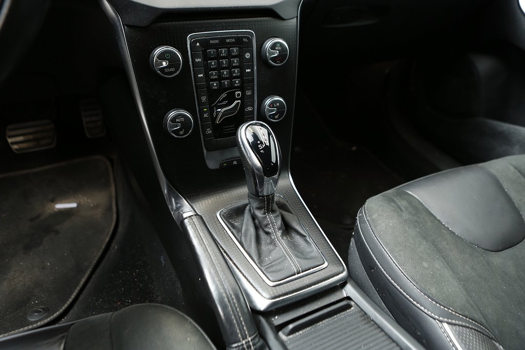 Volvo V40 T3 152hk R-Design Aut VOC 2019