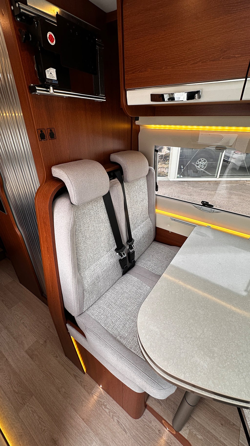 Rapido V68 1 Ägare, Långbädd, Dragkrok thumbnail