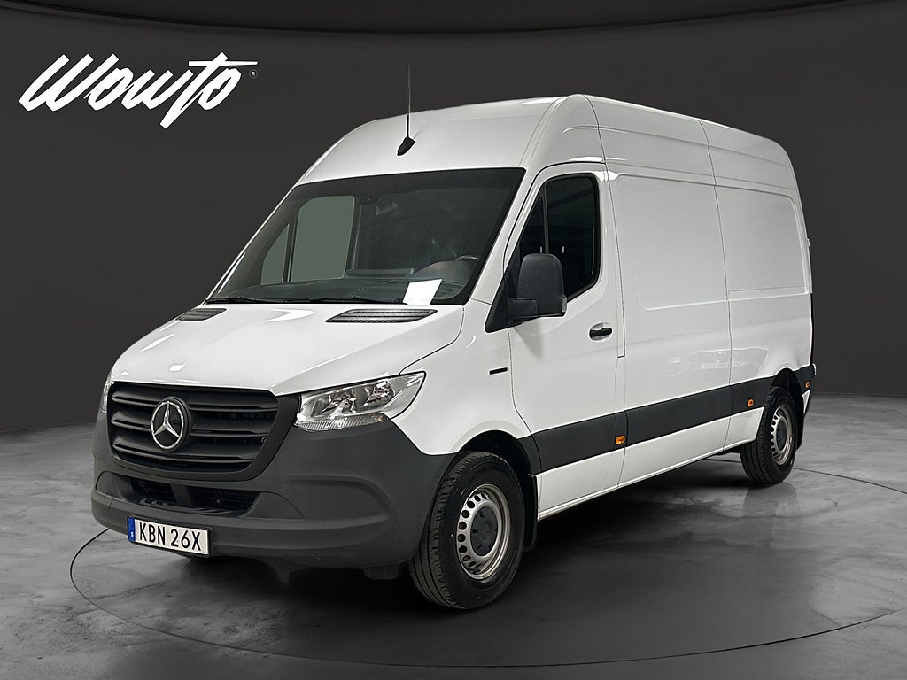 Mercedes-Benz eSprinter 55 kWh L2H2 / V-inredd / Moms