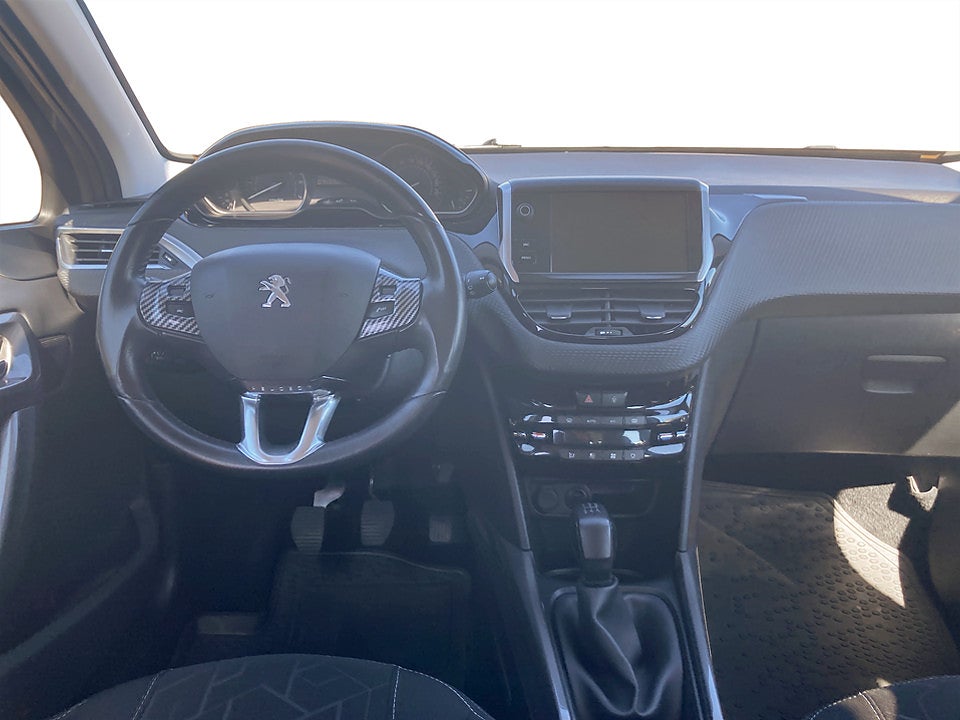 Bild på Peugeot 2008 Active 1.2 PT 82hk DRAG BACKSENSORER